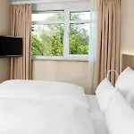 Отель Nh Nuernberg 4*