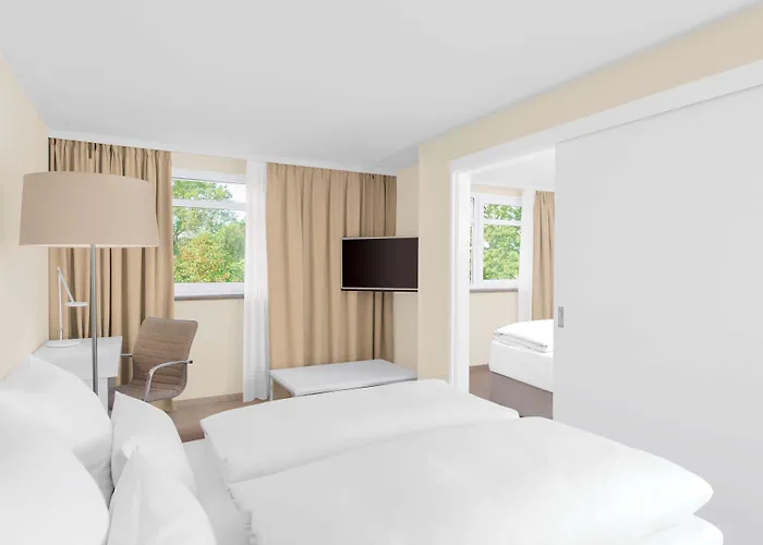 Nh Nuernberg Hotel 4*