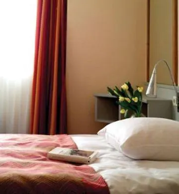 Hotel Nh Nuernberg 4*